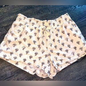 White Patterned Shorts XL